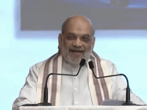 शाह बोले-देश में अंग्रेजी बोलने वालों को जल्द शर्म आएगी: ऐसे समाज का निर्माण दूर नहीं; हमारे देश की भाषाओं के बगैर हम भारतीय नहीं